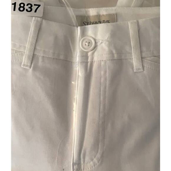 St. John's Bay Womens Size 6 White Capri Pants Zipper Secretly Slender Pockets - Picture 8 of 8